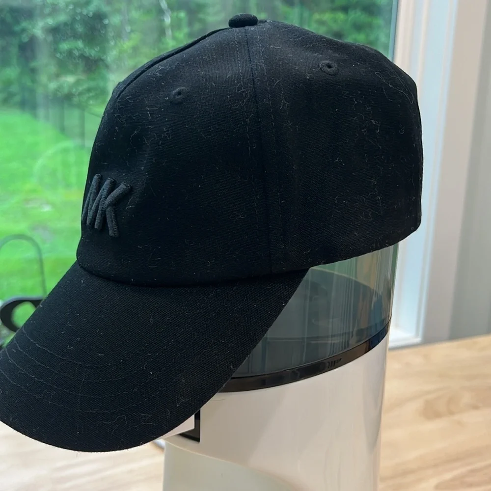 Michael Kors Ball Cap Ad-justable - Picture 2 of 6